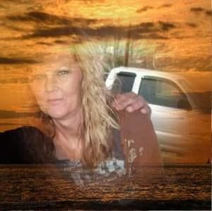 Meet your Posher, Mona